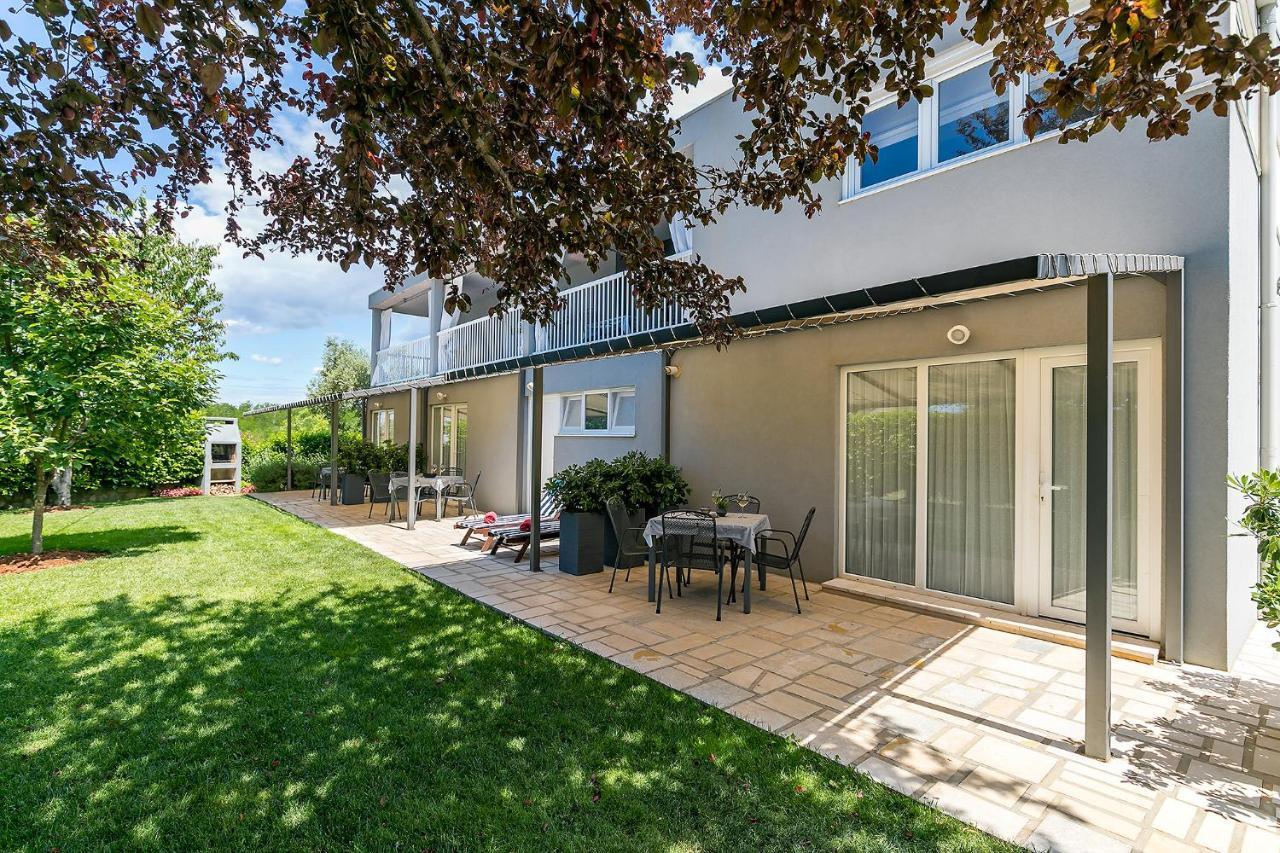 Apartments Dama Poreč Exterior foto
